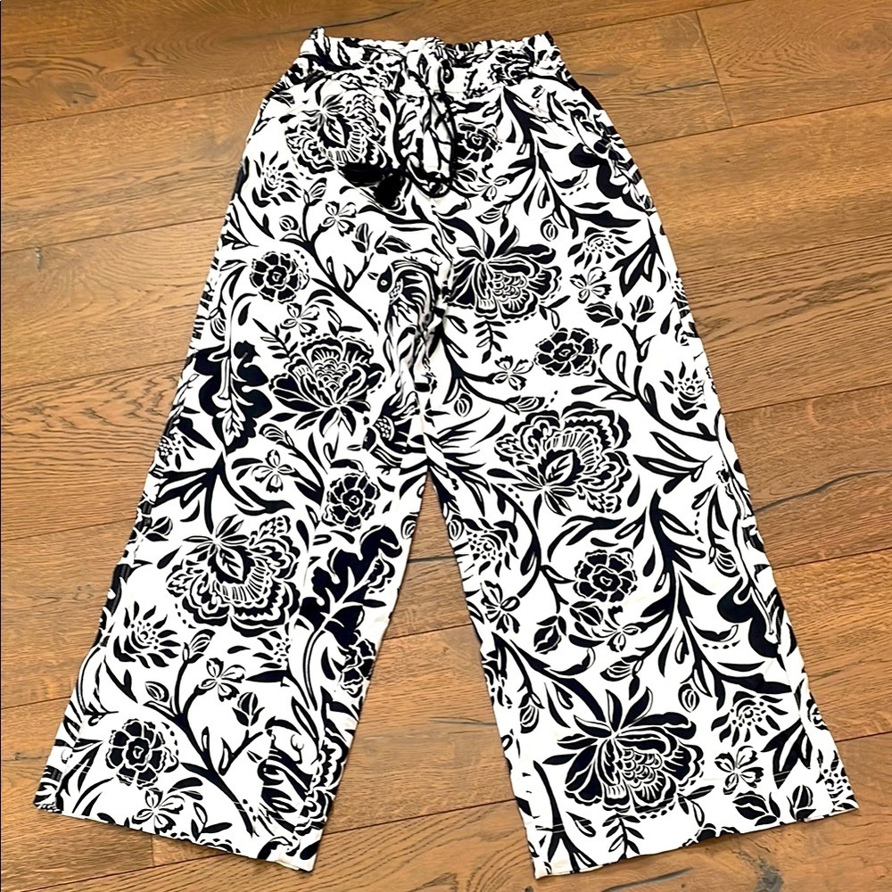 Knox Rose Floral Black and White Wide-Leg Summer Beach Pants XS Elastic Waist